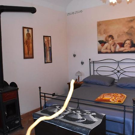 Bed and Breakfast La Casa Di Enzo Lequio Tanaro Екстер'єр фото