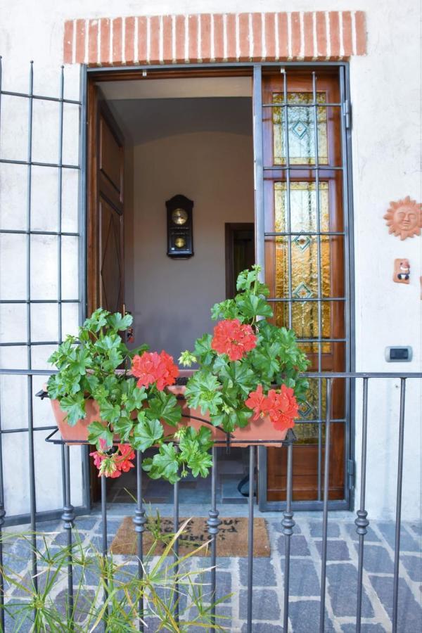 Bed and Breakfast La Casa Di Enzo Lequio Tanaro Екстер'єр фото