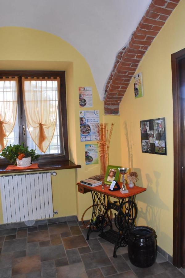 Bed and Breakfast La Casa Di Enzo Lequio Tanaro Екстер'єр фото