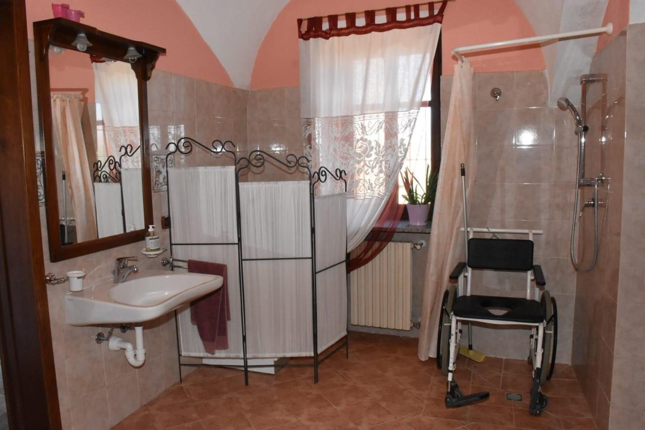 Bed and Breakfast La Casa Di Enzo Lequio Tanaro Екстер'єр фото