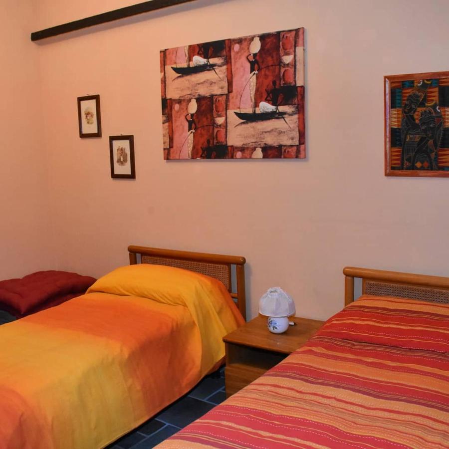 Bed and Breakfast La Casa Di Enzo Lequio Tanaro Екстер'єр фото